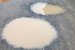Người dân ám ảnh đi trên 'con đường đau khổ' ở Hà Nam
