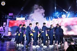 Ai đúng, ai sai chuyện cầu thủ Hà Nội 'xé rào' tuyển Việt Nam?