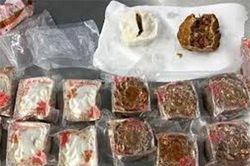 Australia trục xuất người Việt mang bánh Trung thu nhân thịt lợn