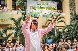 Thầy giáo trường THPT Trưng Vương cosplay cực chất, siêu 'cute' khiến cộng đồng mạng 'dậy sóng'