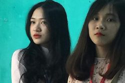 Dù bị chụp lén, 2 cô giáo thực tập vẫn 'xinh phát hờn' khiến khối người háo hức mong được đi học trở lại