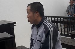 Ấm ức chuyện tranh chấp đất dùng dao đâm người họ hàng thấu bụng