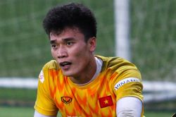Bùi Tiến Dũng tập nặng cùng U22 Việt Nam