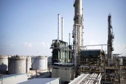Tín hiệu tích cực về thương mại tạo lực đẩy cho giá dầu thế giới