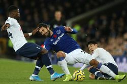 Son Heung Min bị gọi là 'đồ tể' sau pha phạm lỗi thô bạo với Andre Gomes