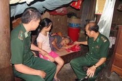 Tiếp thêm nghị lực cho học sinh nghèo