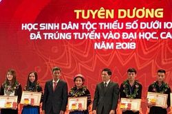 Tuyên dương 120 học sinh, sinh viên và thanh niên người dân tộc thiểu số
