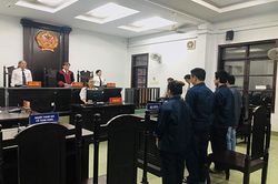 Trộm tiền của khách đi masage