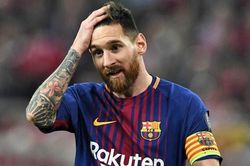 HLV Wenger: 'Barca chỉ biết chờ đợi Messi'