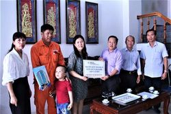 PC Khánh Hòa: Vận động quyên góp gần 100 triệu đồng hộ trợ gia đình NLĐ có con nhỏ bị bệnh hiểm nghèo