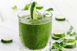 10 lợi ích của việc uống nước dưa chuột vào buổi sáng