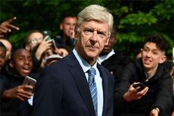 CỰC SỐC: Wenger sắp ngồi 'ghế nóng' Bayern?