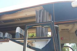 Xe buýt chở nhân viên công ty khai thác vàng bị phục kích, 37 người chết