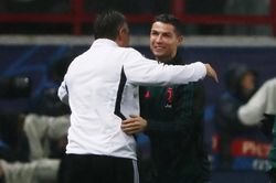 Ronaldo thất vọng khi bị Ramsey cướp bàn thắng