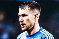 Ramsey ghi bàn sau cú đá phạt của Ronaldo