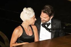 Lady Gaga thừa nhận 'dàn dựng' màn diễn tình cảm với Bradley Cooper