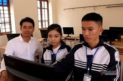 Hai học sinh sáng tạo phần mềm vào điểm bằng giọng nói
