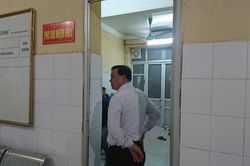Nạn nhân bị nam sinh trường đại học Kiến trúc rơi trúng người đã qua cơn nguy kịch