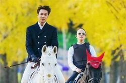 Hậu xuất ngũ, Lee Min Ho hóa 'bạch mã hoàng tử' trên phim trường