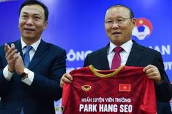 Mức lương 'khủng' của HLV Park Hang Seo vẫn kém xa HLV Thái Lan