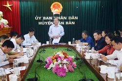 Kiểm tra tình hình sản xuất và xây dựng nông thôn mới tại huyện Văn Bàn