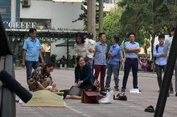 Nam sinh viên trọng thương vì người tự tử rơi trúng đầu ở sân ĐH Kiến trúc