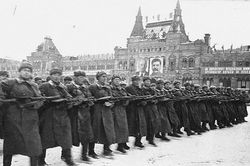 Những người lính Việt Nam trong hàng ngũ duyệt binh huyền thoại năm 1941