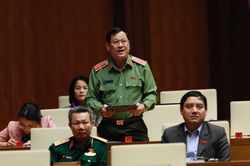 ĐBQH: Quy trình đuổi việc cán bộ nhũng nhiễu dân vẫn còn nhiêu khê, rườm rà