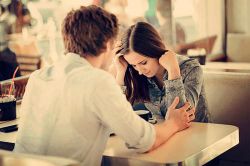 Chồng chết điếng phát hiện mình 'đổ vỏ' cho tình cũ của vợ