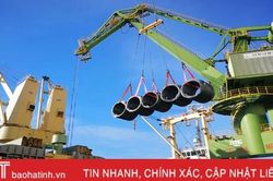 Thép ngoại giá rẻ tràn vào Việt Nam, thép nội lao đao