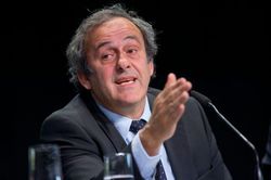 Cựu Chủ tịch UEFA Michel Platini khởi kiện đòi bồi thường