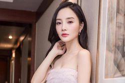 Lý Tiểu Lộ gần 40 tuổi vẫn thích mặc váy áo ngắn như giới trẻ