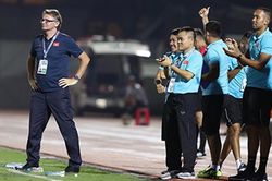 HLV Troussier tin U19 Việt Nam mạnh ngang U19 Nhật Bản