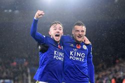 Leicester đè bẹp Arsenal, soán ngôi nhì của Chelsea
