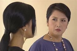 Lấy chồng nửa tháng, tôi hết bị hắt cả xô nước vào người lại bị trượt ngã gãy chân, ức nhất là biết thủ phạm nhưng lại không thể làm gì khác