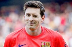 Messi vượt Ronaldo ở số bàn thắng trên chấm đá phạt