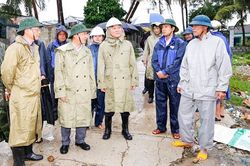 Khánh Hòa: Di dời hàng nghìn người dân ra khỏi vùng nguy hiểm trong bão số 6