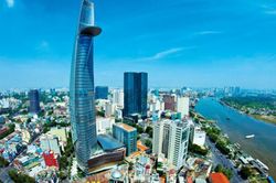 Chủ tịch HoREA: 'Cán bộ sợ trách nhiệm, không dám giải quyết hồ sơ cho doanh nghiệp'