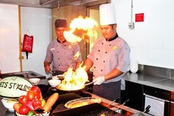 'Hot' như nghề bếp