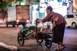 Nghiệt ngã nào hơn