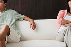 Phản đối chu cấp tiền hàng tháng, tôi bị bố chồng đuổi khỏi nhà