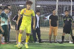 'Hot boy' U22 Việt Nam 'thắp lửa' bóng đá quê hương