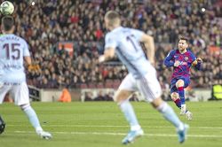 Barcelona: Messi là thiên tài bóng chết