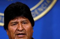 Tổng thống Bolivia Evo Morales từ chức