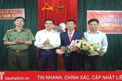 Giám đốc Công an Hà Tĩnh chung vui ngày hội đoàn kết với người dân Hương Khê
