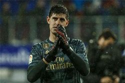 Từ tội đồ, Courtois xô đổ kỷ lục của Keylor Navas