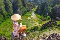 'Thánh địa check-in' đẹp nhất Ninh Bình hút hồn với mùa sen, mùa lúa