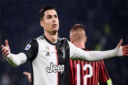 Ronaldo bị chê ba năm chưa có nổi một pha qua người, xứng đáng bị thay ra