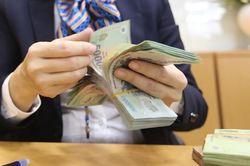 Giữa mùa cao điểm, khối lượng tín phiếu lưu hành vẫn ở mức cao