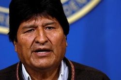 Tổng thống Bolivia từ chức do sức ép từ biểu tình